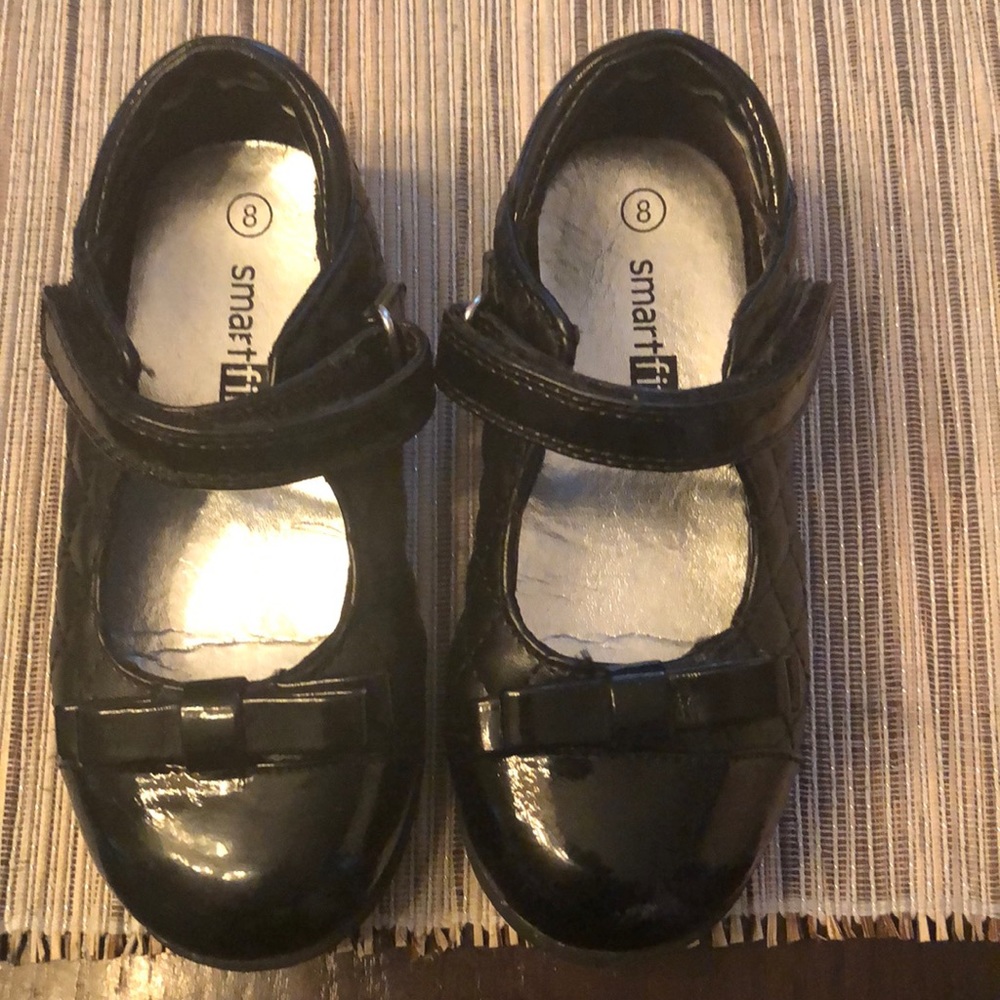 Toddler girl size 8. Smart fit